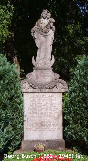 Friedenskönigin auf Grabmal