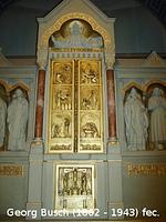 Bild von Kreuzigungsgruppe, Brot und Wein / zwei Tabernakel